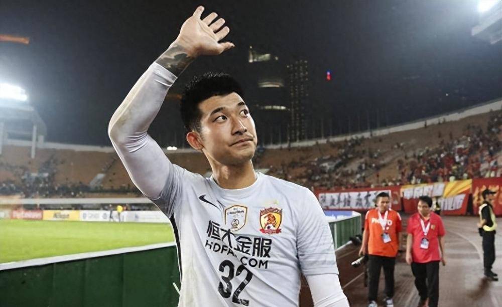 蜂鸟竞技-训练课后突围战来临，四川男篮围绕法联杯再遭质疑，媒体盛赞，赛程密集仍需轮换的简单介绍