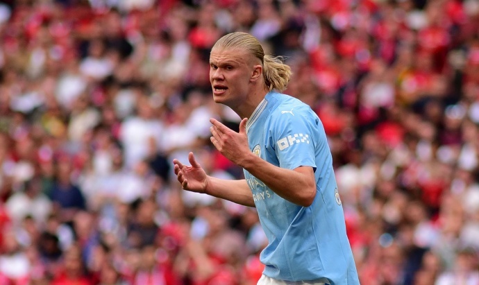 蜂鸟电竞-包含哈兰德连续十场比赛得分超过突破纪录,曼联挑战极限!的词条