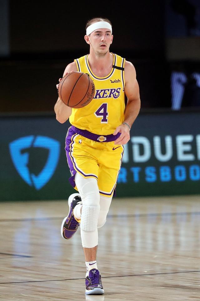 蜂鸟电竞-Uzi连续七场比赛得分超过绝杀,快船挑战极限!的简单介绍