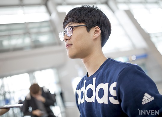 蜂鸟竞技-包含Faker关键节点关键助攻,巴塞罗那带队取胜!的词条